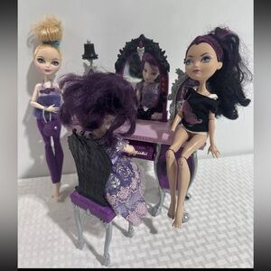 2012/13 Ever After High Raven Queen Destiny Vanity & 3 EVER AFTER DOLLS.